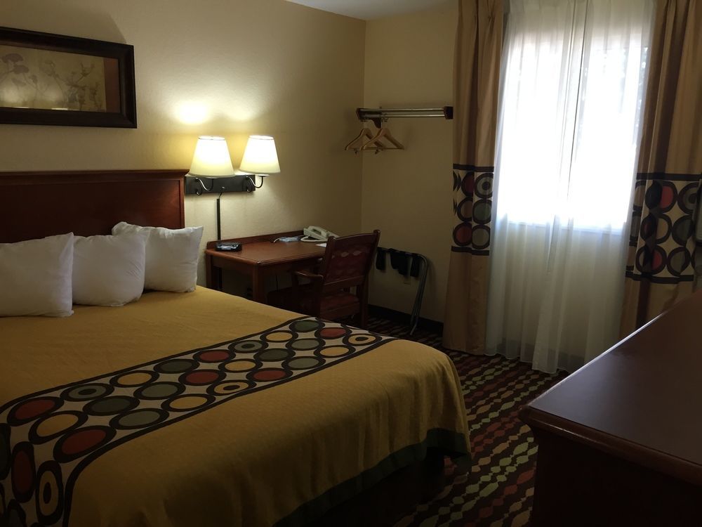 Super 8 By Wyndham Grand Forks Hotel Exterior foto