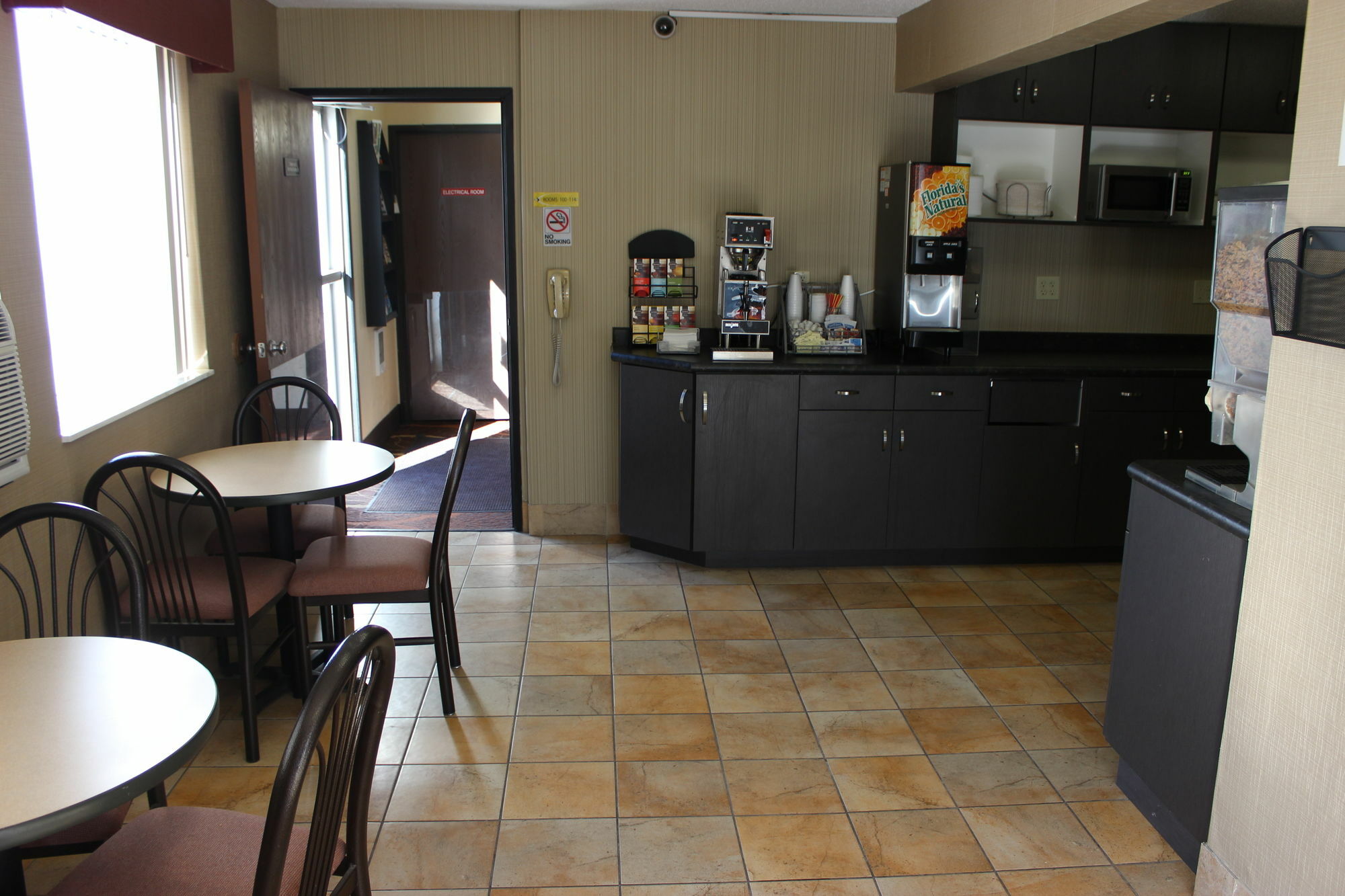 Super 8 By Wyndham Grand Forks Hotel Exterior foto
